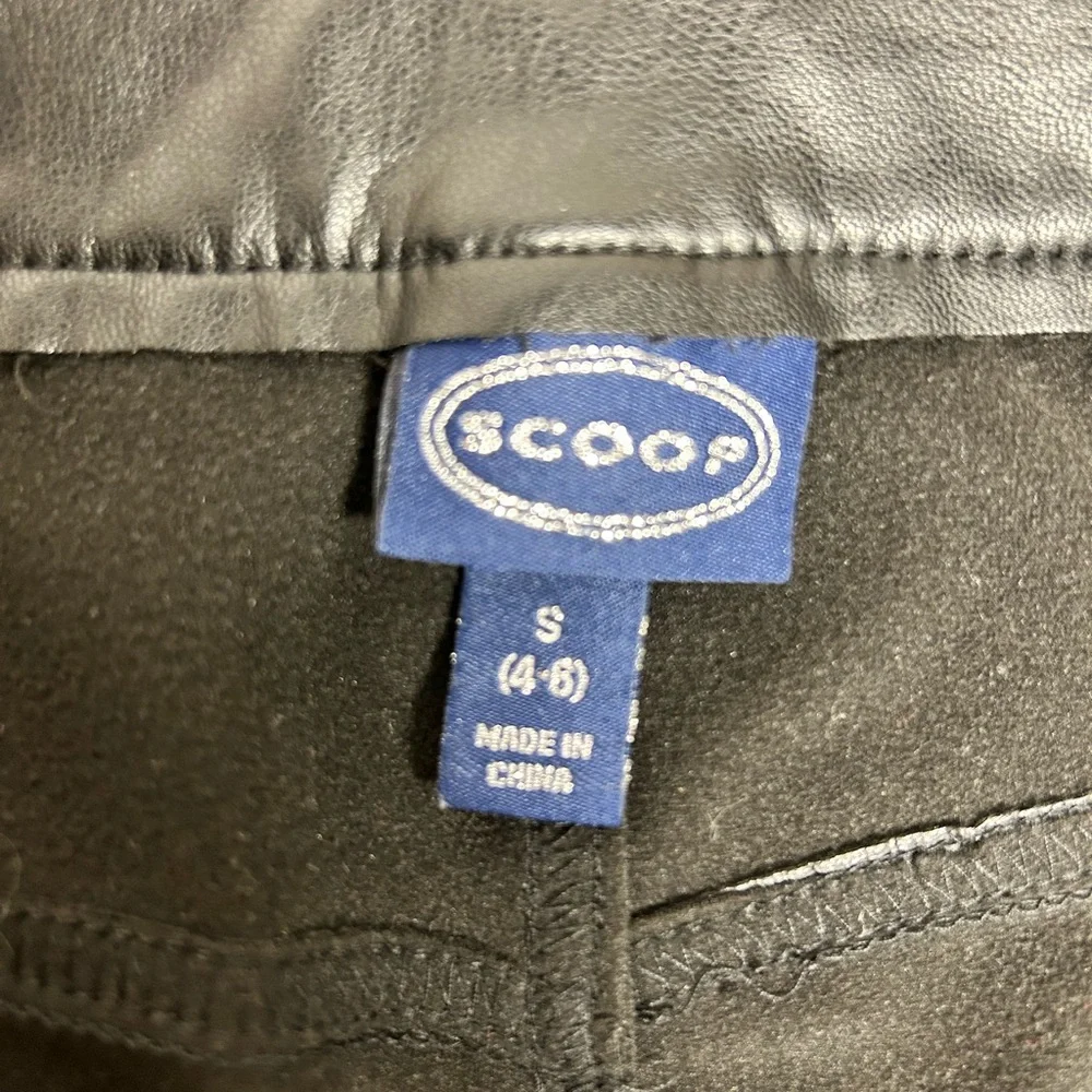 Women’s small faux leather stretch pants - Picture 7 of 9